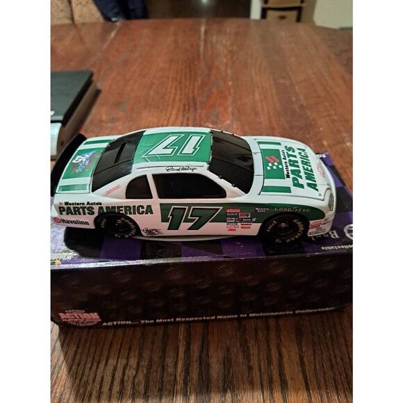 Vintage 1996 Action Platinum Darrell Waltrip Nascar Die Cast Race Car Bank - Picture 5 of 12